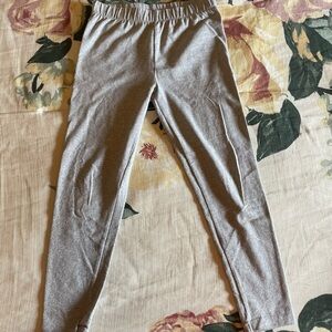 Girls' Gray Stretch Leggings with Elastic Waist. Size 7/8